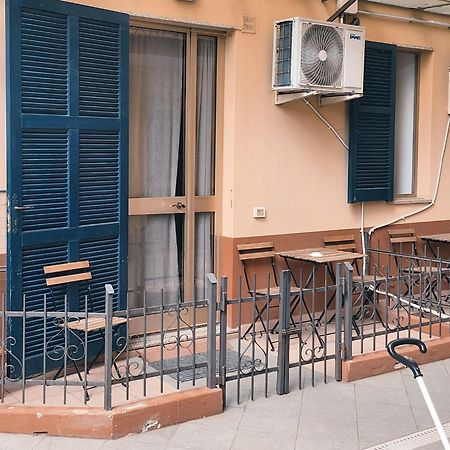 Residence Corallo Аласио Екстериор снимка